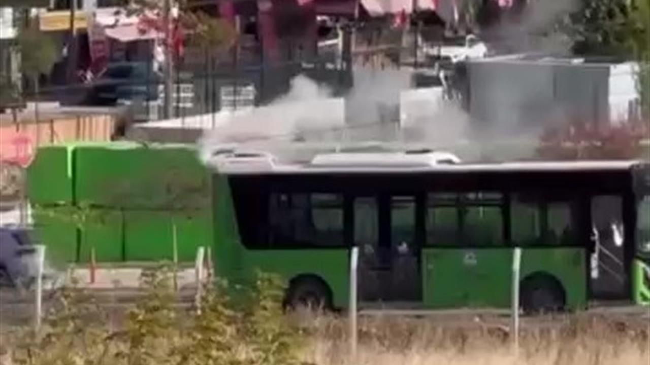 Denizli Merkezefendi'de Halk Otobüsü Yangınları Tedirginlik Yarattı