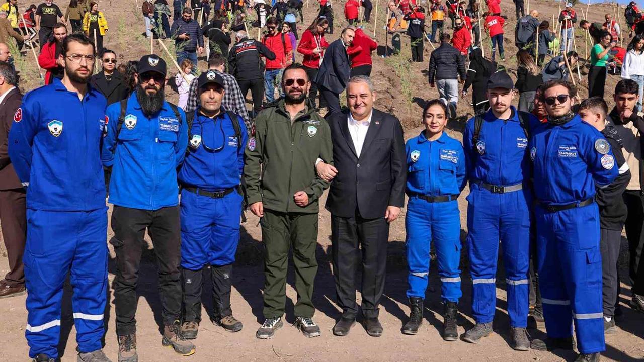 Keçiören'de 11 Kasım Milli Ağaçlandırma Günü'nde 300 Fidan Dikildi