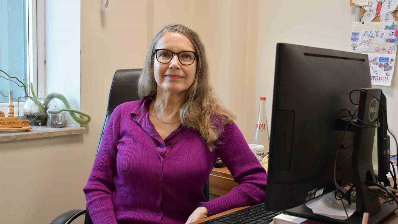 Düzce'de Prof. Dr. Arslanoğlu, Diyabet Yaşının Okul Öncesine İndiğini Açıkladı