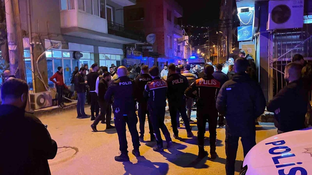 İzmir Bayraklı'da Gerçekleşen Silahlı Saldırıda 1 Ölü, 3 Yaralı