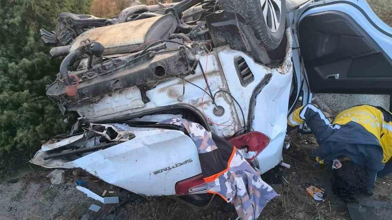 Afyonkarahisar İhsaniye'de Kontrolden Çıkan Araçta Sürücü Hayatını Kaybetti