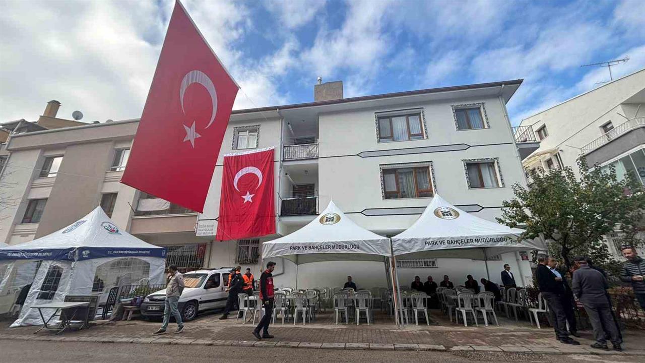 Ankara Yenimahalle'de Şehit Hava Pilot Üsteğmen Cüneyt Kandemir'in Acı Haberi Geldi