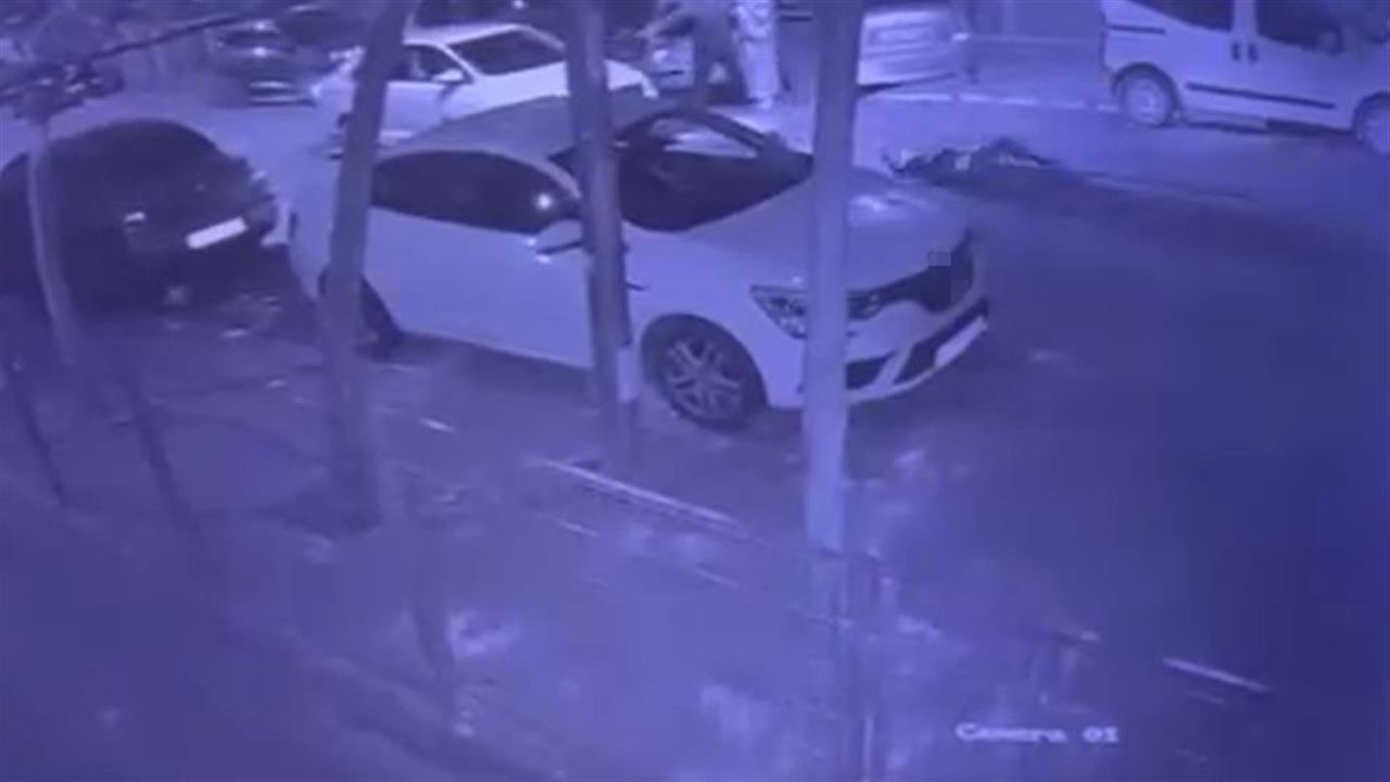 Esenyurt’ta Yolun Karşısına Geçen Adam Otomobilin Çarpması Sonucu Yaralandı