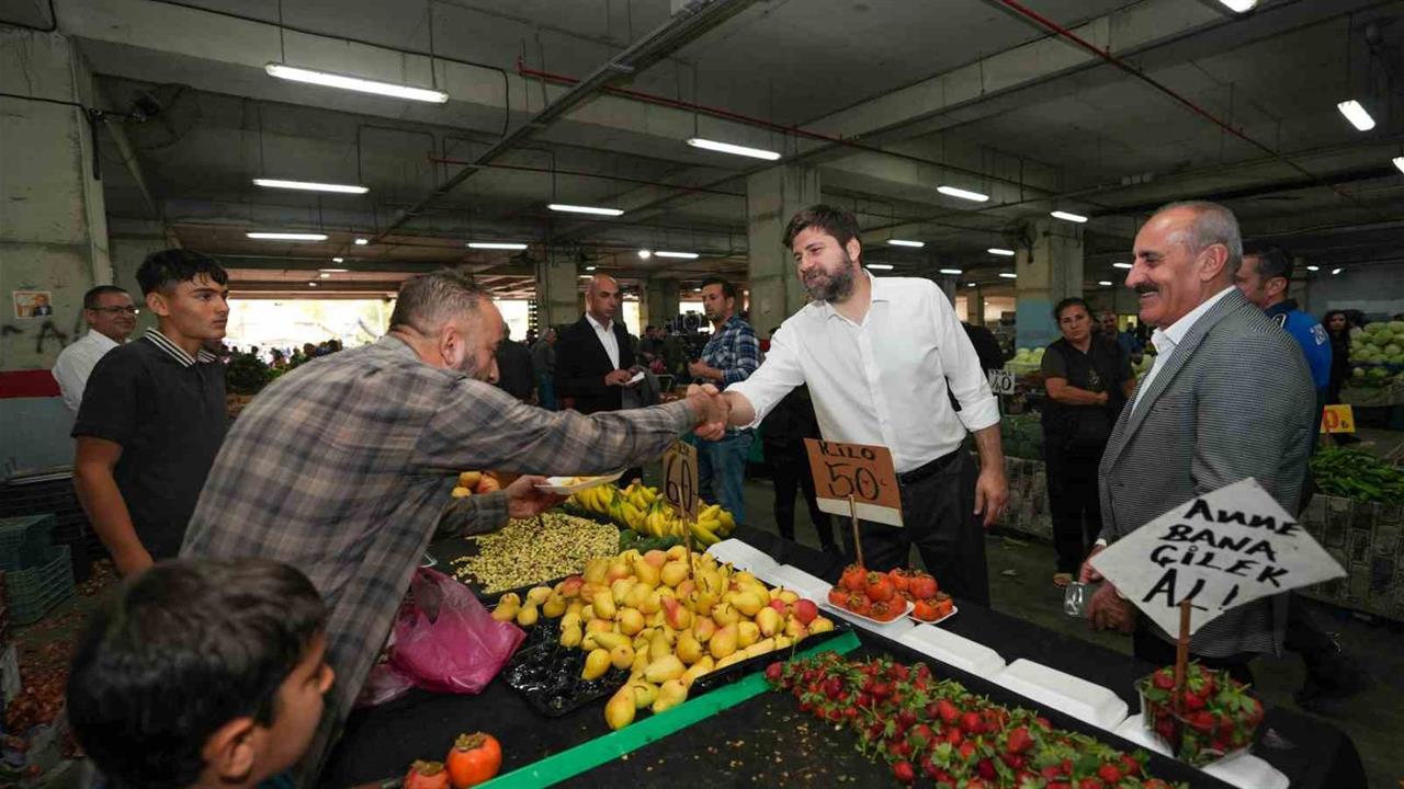 Tarsus'ta Başkan Boltaç, Pazar Yerlerinin Önemi Üzerine Değerlendirmelerde Bulundu