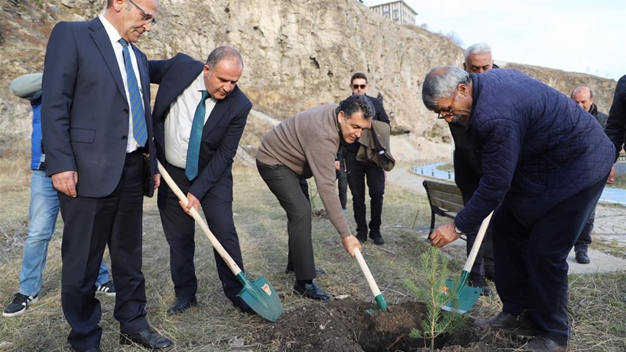 Ardahan Merkez’de Ağaçlandırma Etkinliği Düzenlendi