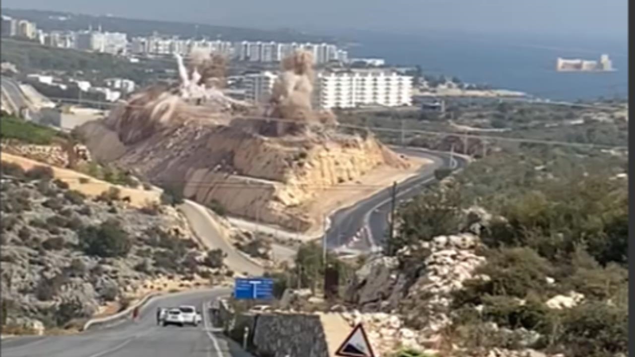 Kızkalesi Otoyol Bağlantı Yolunda Kontrollü Patlatma: Trafik Kapatıldı, Patlatma Anı Anbean Kameraya Yansıdı