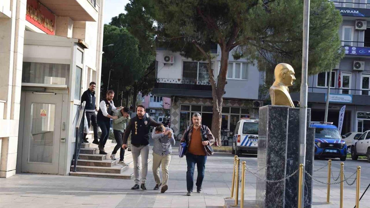 Çine Aydın'da Durdurulan Araçta 11 Kilo Uyuşturucu Bulundu