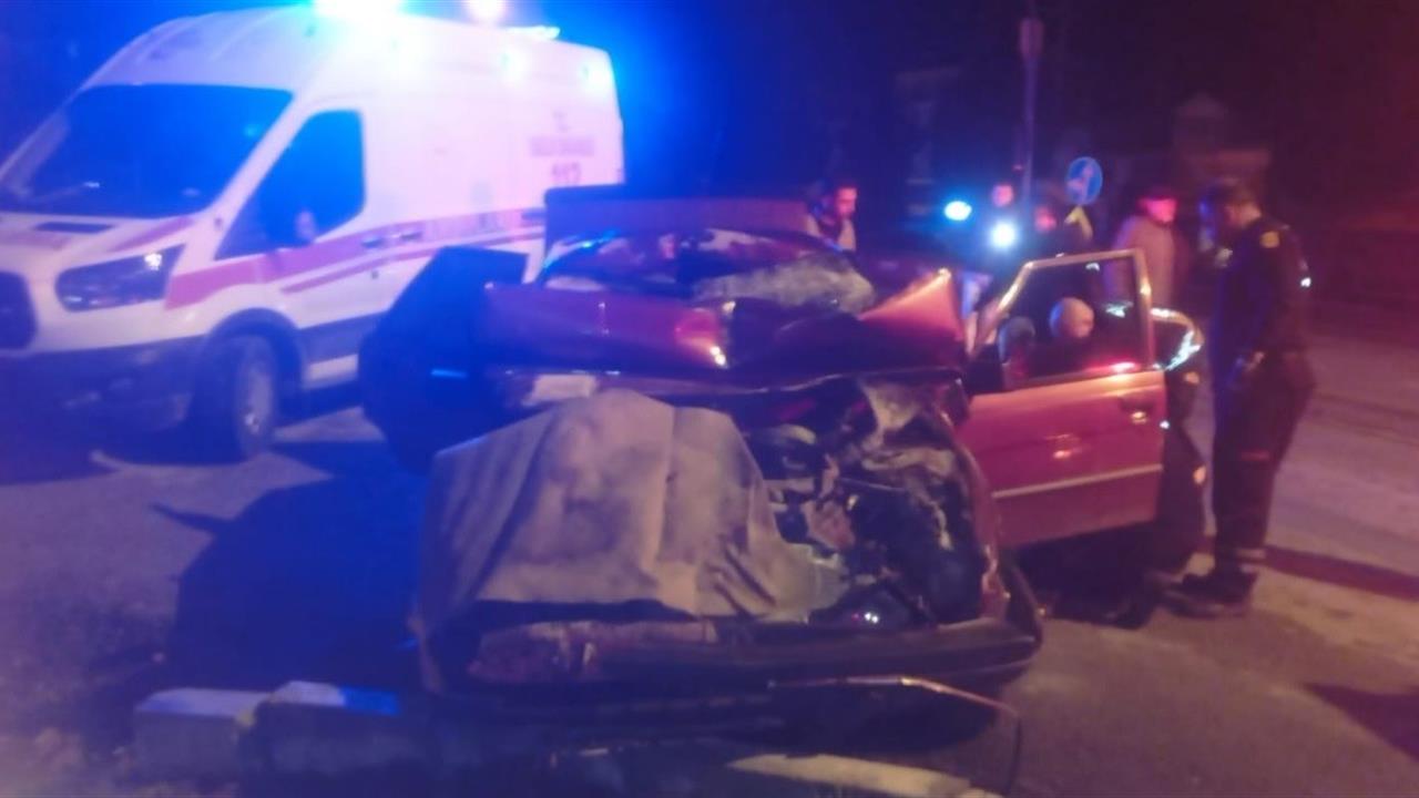 Tavşanlı'da Otomobil ve Kamyon Çarpıştı, 1 Kişi Yaralandı