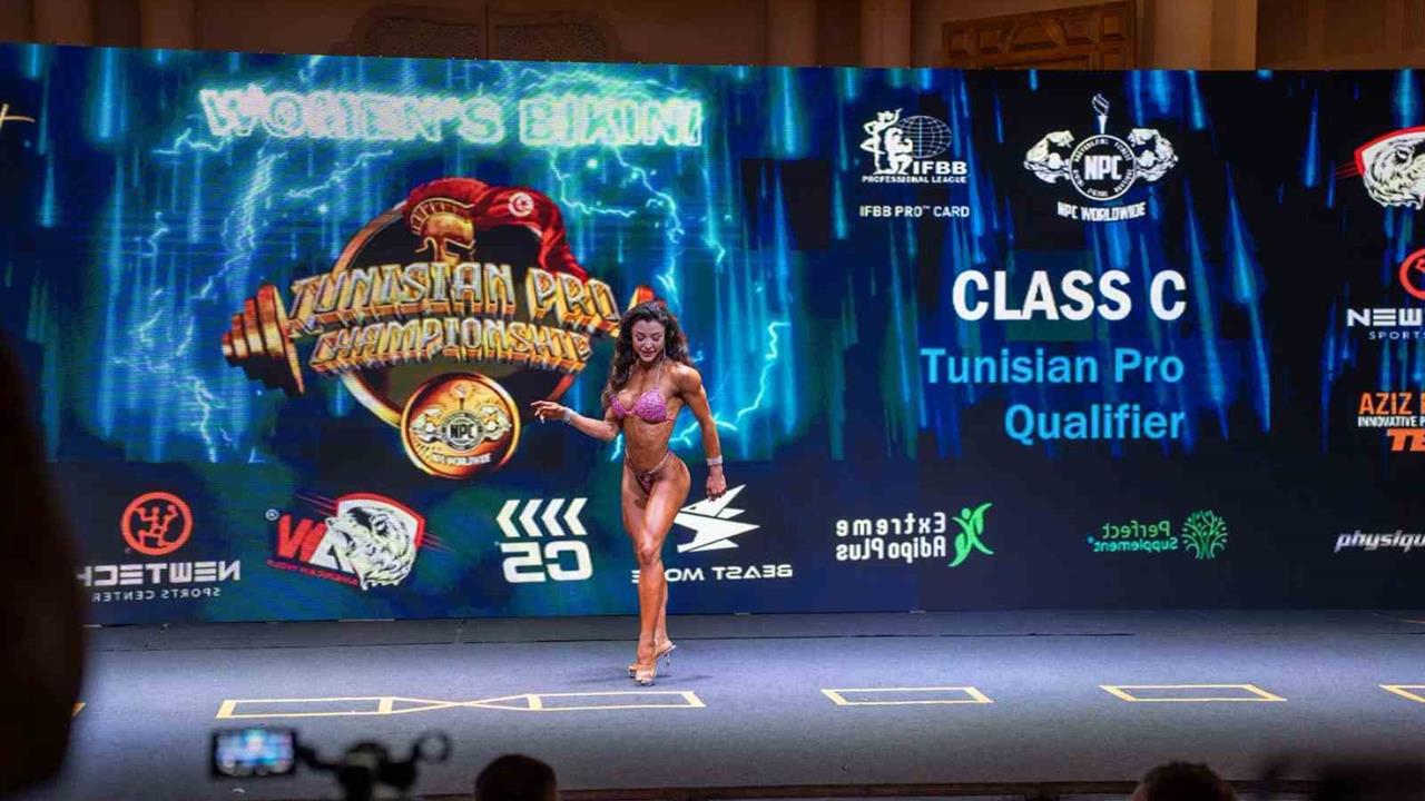 Denizli'de Buse Ercan, IFBB Pro Card Sahibi Oldu