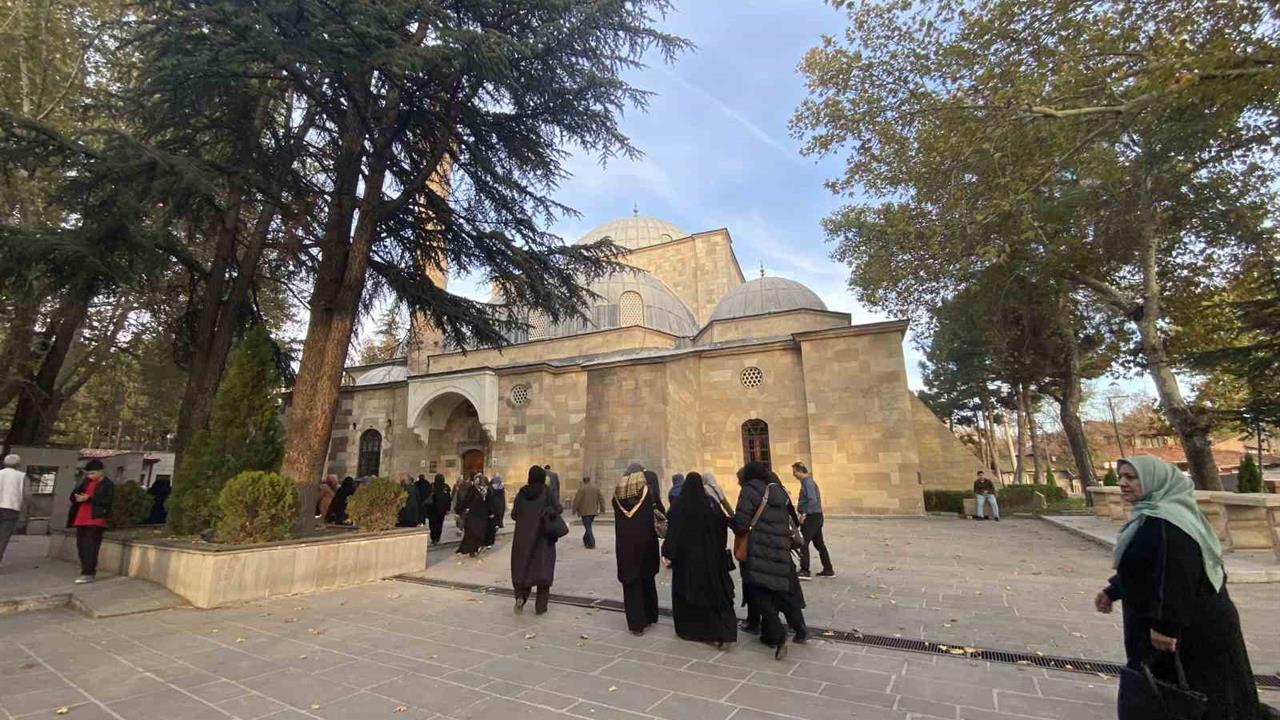 Sakarya'dan Çankırı'ya Gelen 100 Kişilik Yerli Turist Kafilesi Tarihi ve Doğal Güzellikleri Gezdi