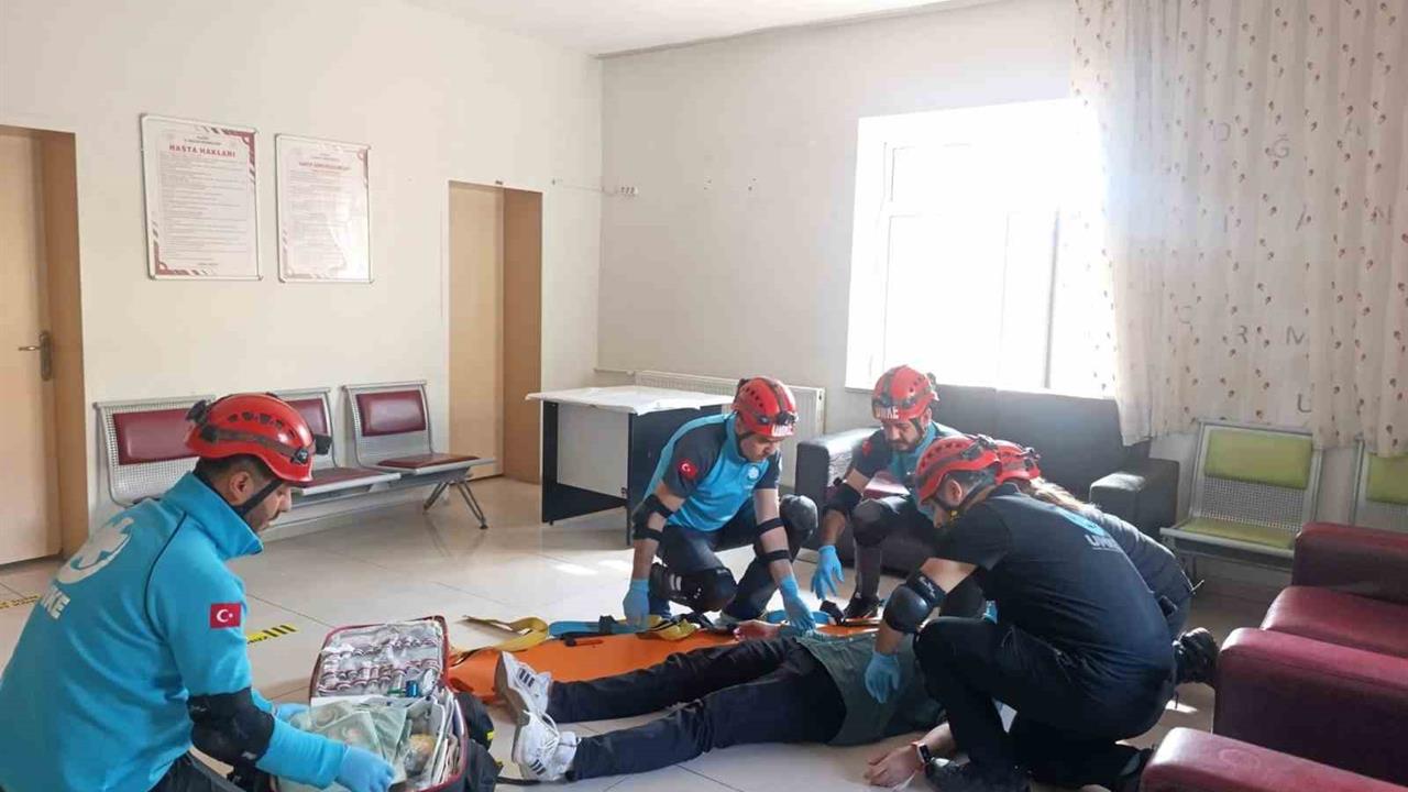 Elazığ Palu'da Deprem ve Yangın Tatbikatı Gerçekleştirildi