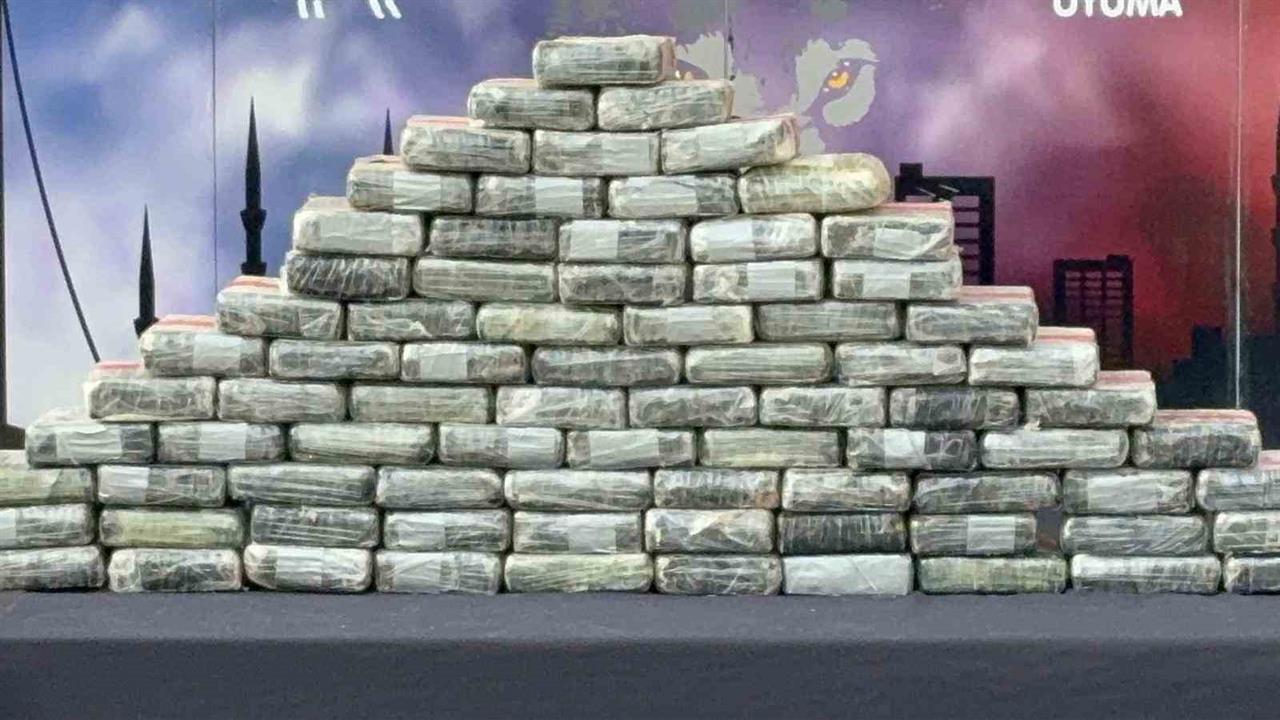 İstanbul'da Gerçekleştirilen Narkotik Operasyonunda 494 Kilogram Uyuşturucu Ele Geçirildi