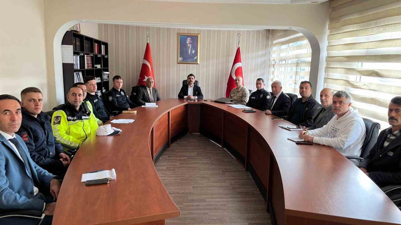 Kars Susuz'da Kış Ayları İçin Alınacak Tedbirler Görüşüldü