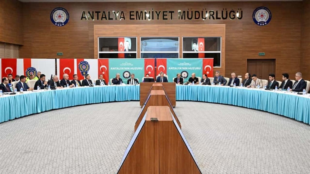 Antalya'da Kış Mevsimi İçin Trafik Tedbirleri Toplantısı Yapıldı