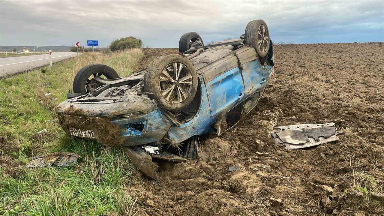 Edirne Keşan'da Trafik Kazasında 2 Kişi Yaralandı