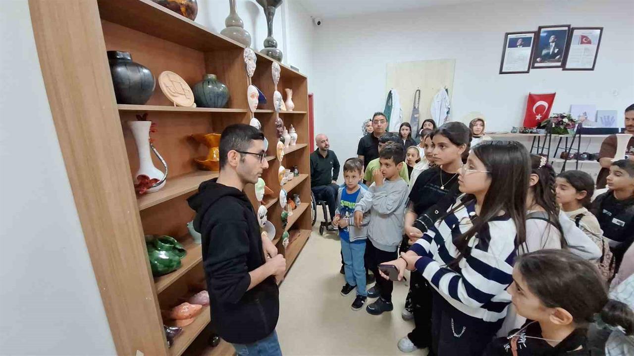 Şanlıurfa'da Kursiyer Öğrenciler Engelli Bireylerle Buluştu