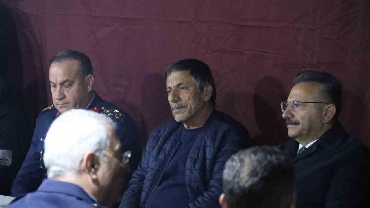 Eskişehir'de Vali Aksoy, Şehit Üsteğmen Emre Mercan'ın Ailesini Ziyaret Etti