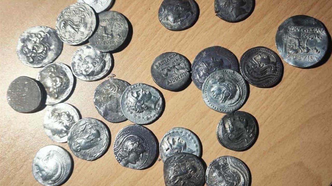 Kırklareli'nde Yurt Dışına Kaçırılmak İstenen 71 Antik Sikke Ele Geçirildi