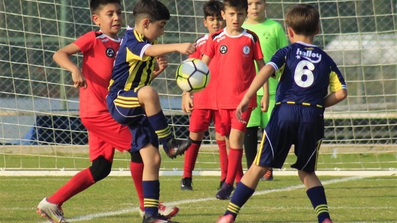 Denizli'nin Alsancakspor Takımı, Fenerbahçe'yi eleyerek finale yükseldi.