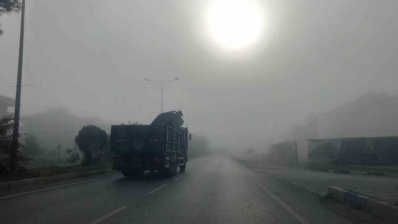 Aydın Çine Karayolu'nda Yoğun Sis Nedeniyle Sürücüler Zor Anlar Yaşadı