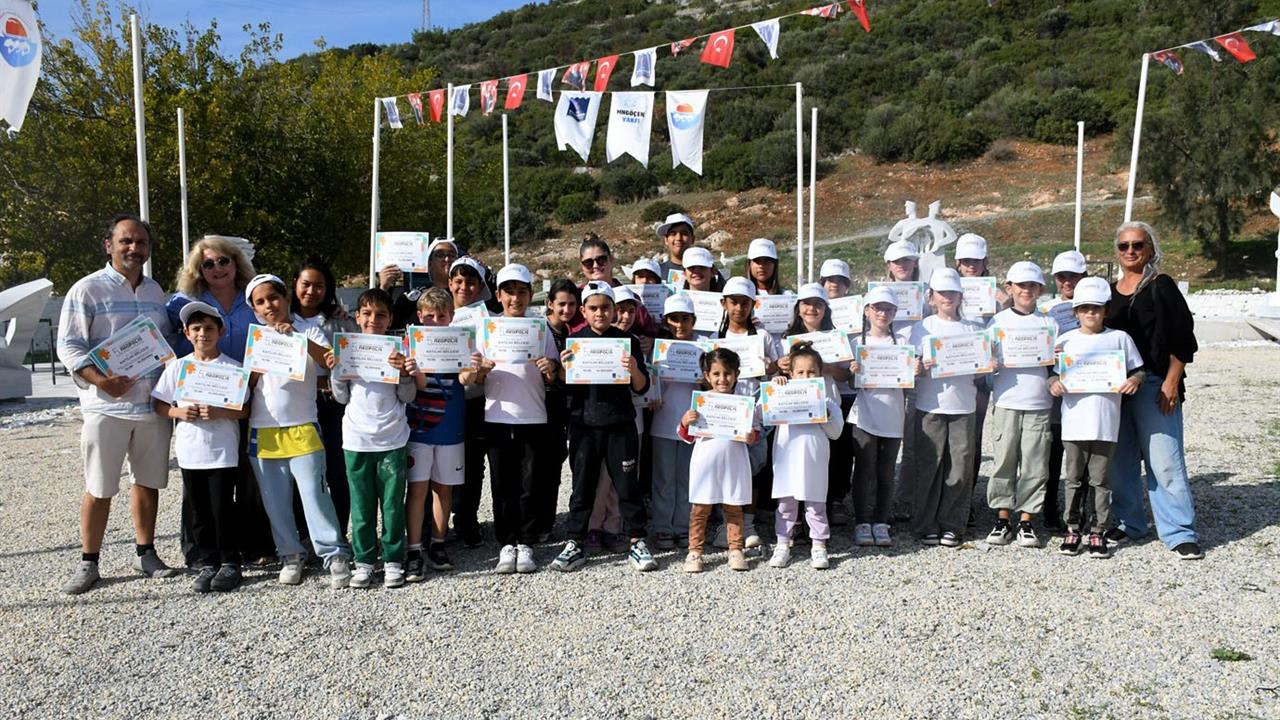 Kuşadası'nda Küçük Heykeltıraşlar İçin Atölye Çalışması Düzenlendi