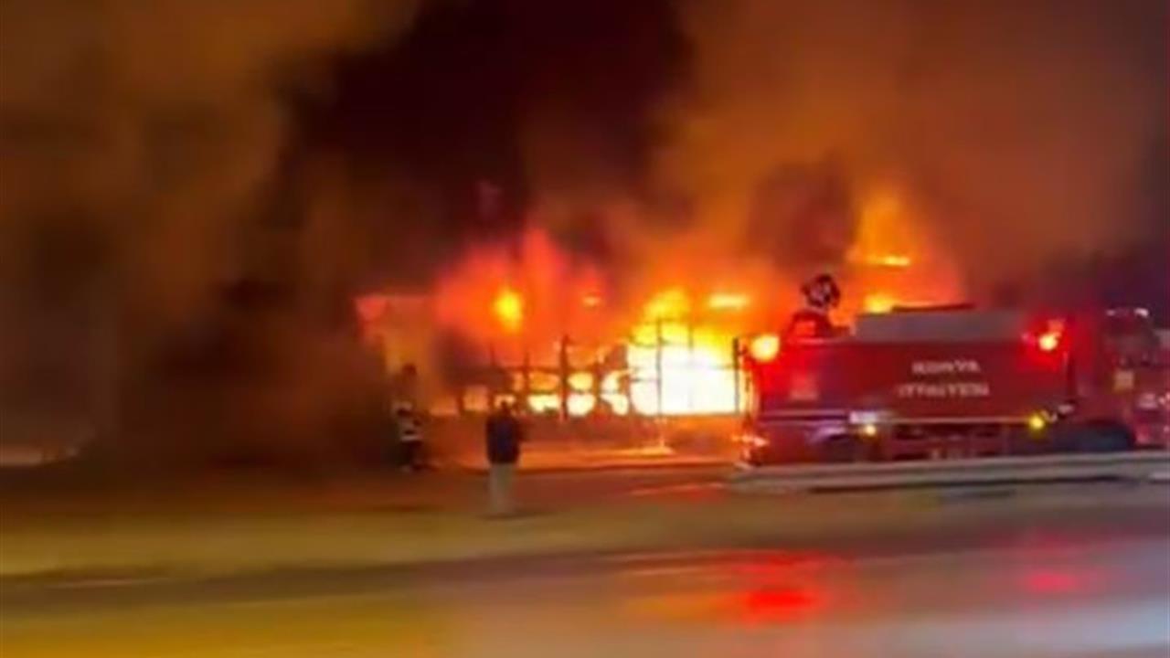 Konya Ereğli'de Sanayi Sitesinde Çıkan Yangında 9 İş Yeri Zarar Gördü