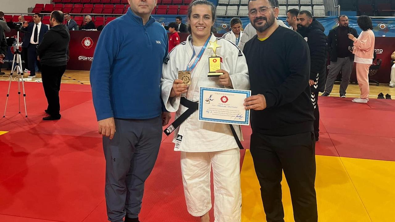 Manisa Salihli'den Judocu Yadigar Talayhan, Olimpiyatlar İçin Japonya'ya Gitti