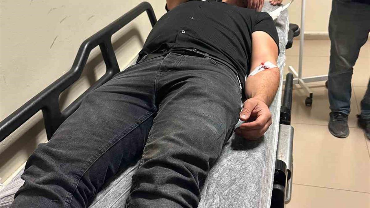 Adıyaman Merkez'de Motosiklet Devrildi, İki Kişi Yaralandı