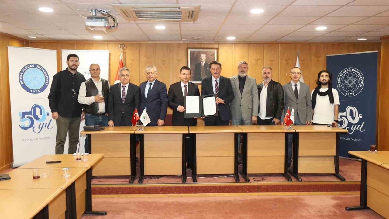 Bursa Osmangazi Belediyesi ve BUÜ Karagöz'ü Uluslararası Platforma Taşıyacak