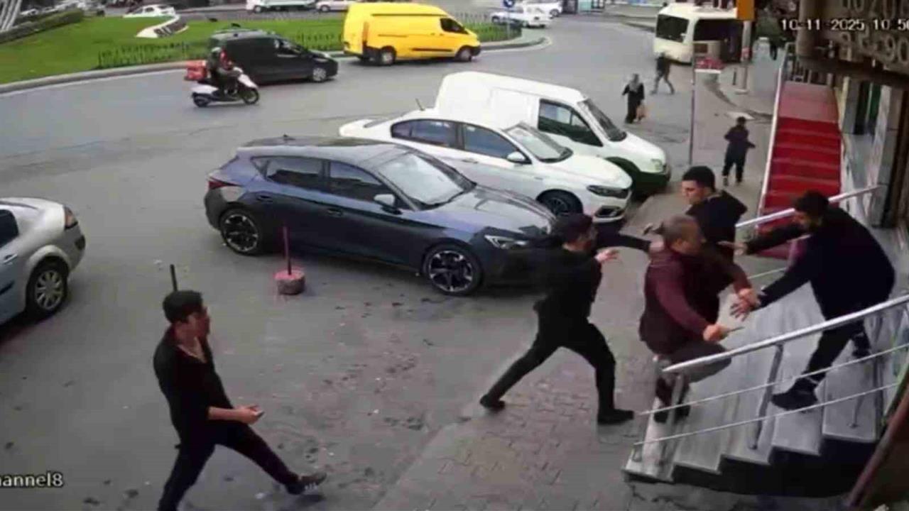 Sultangazi'de Musluk Kavgasında Dükkan Sahibi Bıçaklı Saldırıya Uğradı