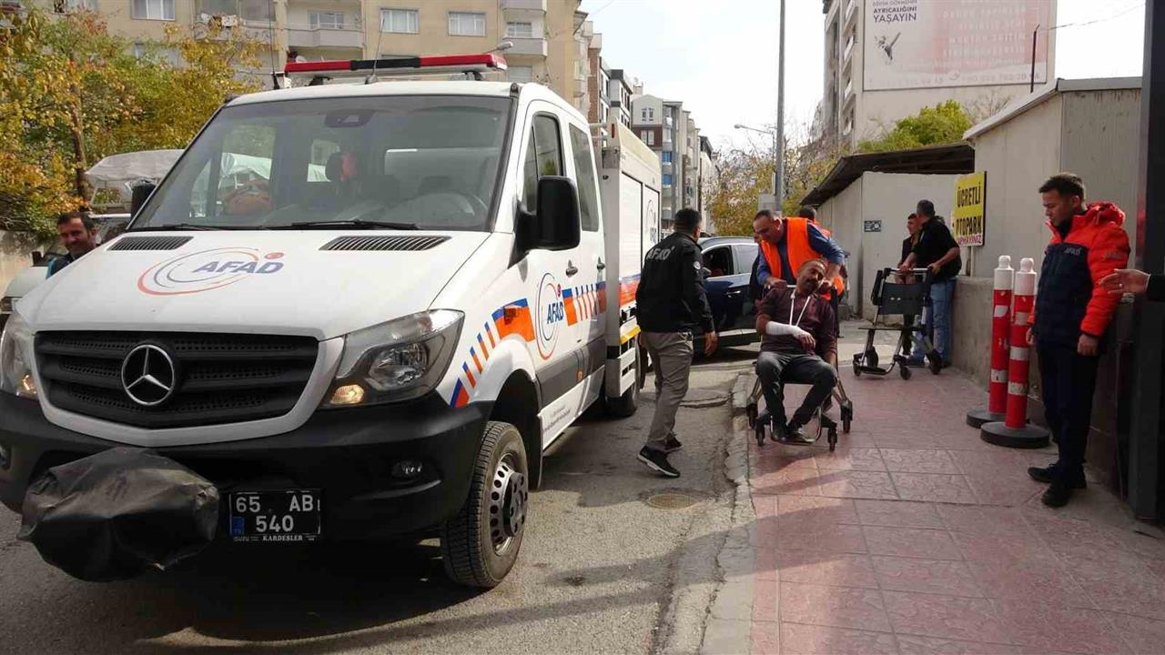 Van'da Lokman Hekim Hastanesi'nde Gerçekleşen Deprem Tatbikatında Acil Durum Senaryosu Uygulandı