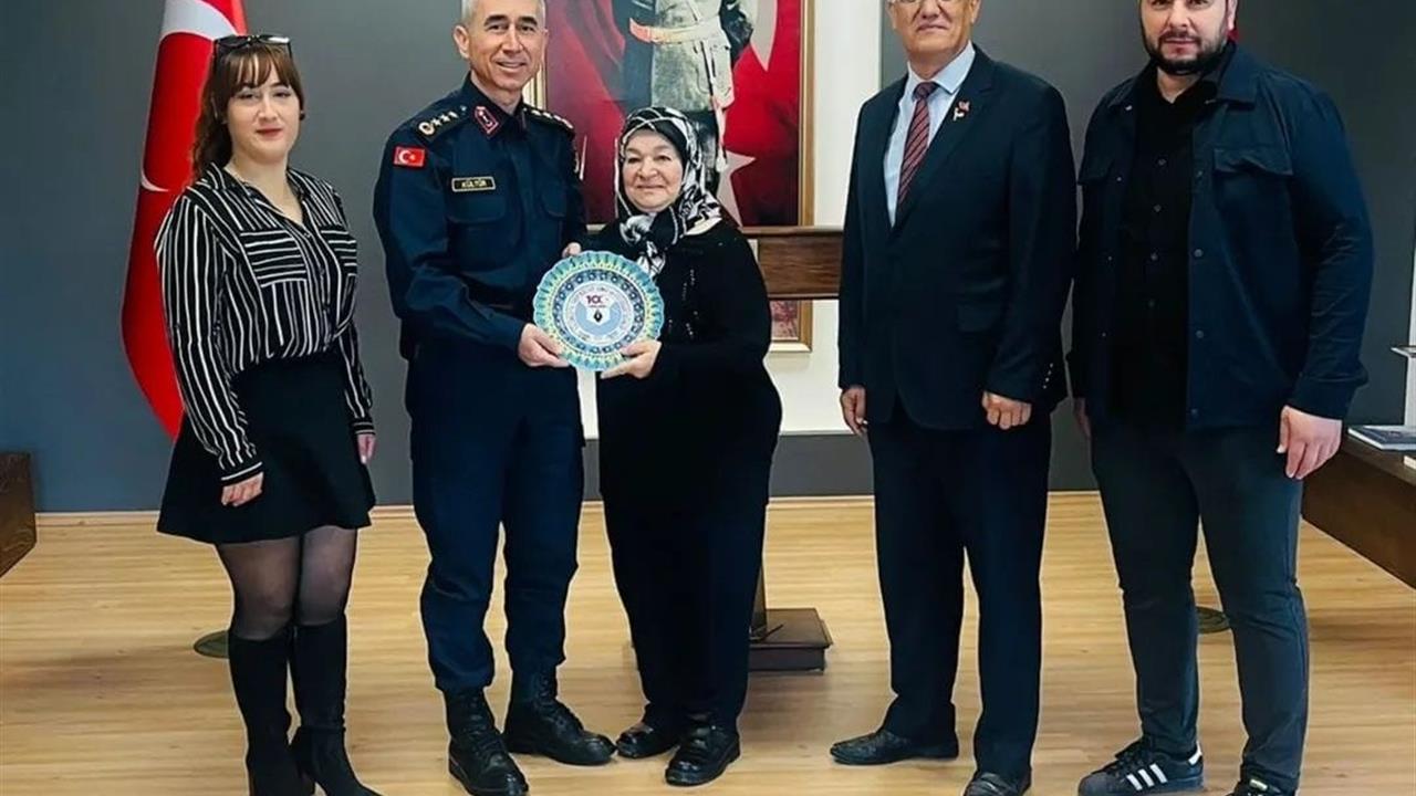 Kütahya'da Yüzüncü Yıl Derneği, Komutan Vedat Kültür ile 2025-2026 Projelerini Görüştü