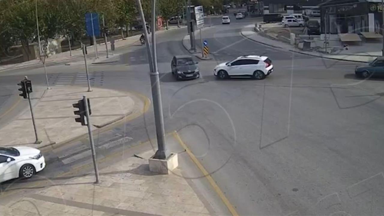 Denizli Pamukkale'de Kırmızı Işıkta Geçen Araç İçin 2 Bin 167 TL Ceza Kesildi