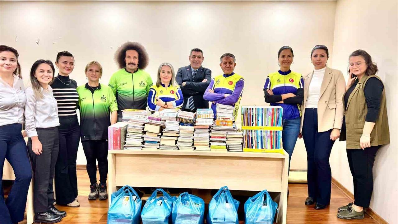 Samsun'da "Pedalla Kitap Götürüyoruz" Kampanyasına 1001 Kitap Desteği