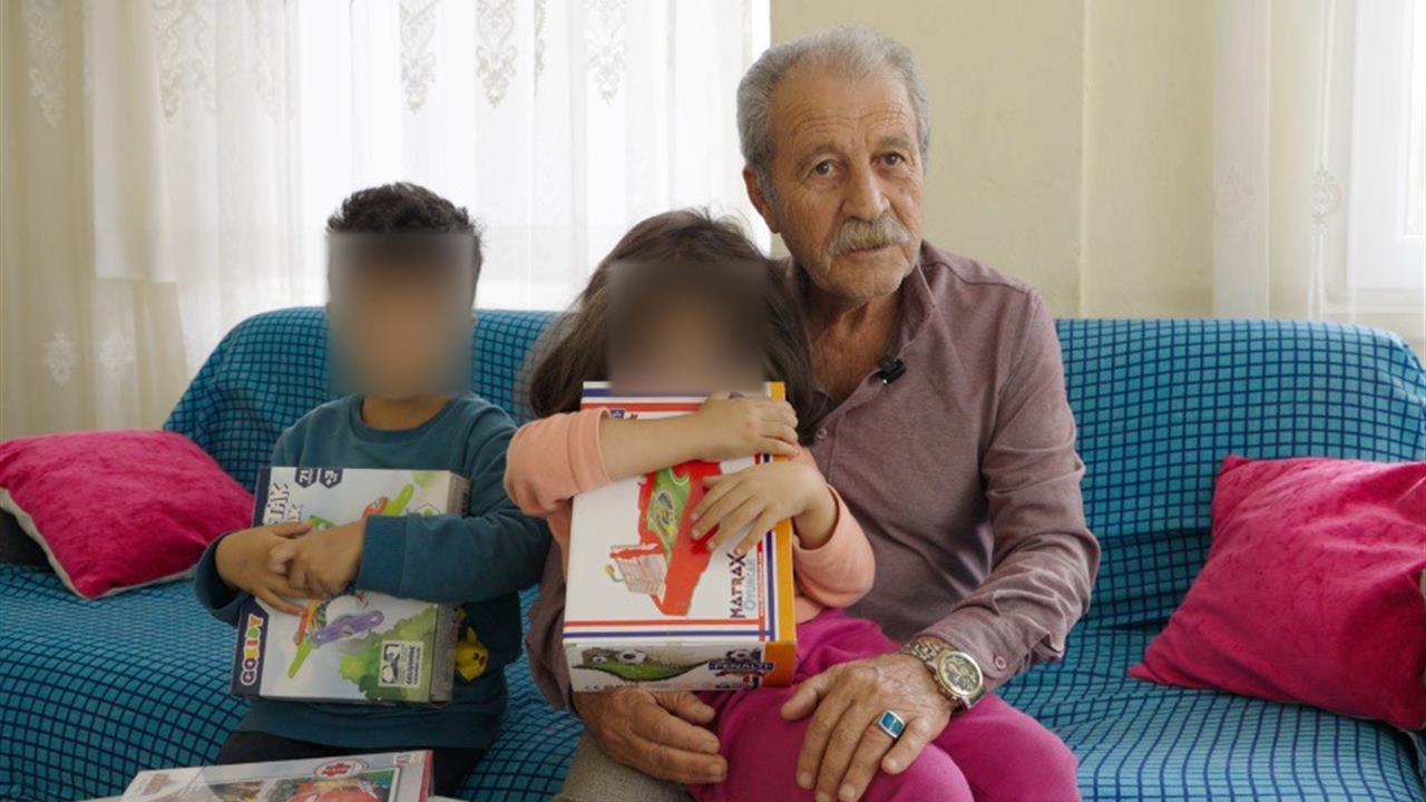 Antalya Kepez'de Dede ve Üç Torunu Yeni Eve Taşınacak