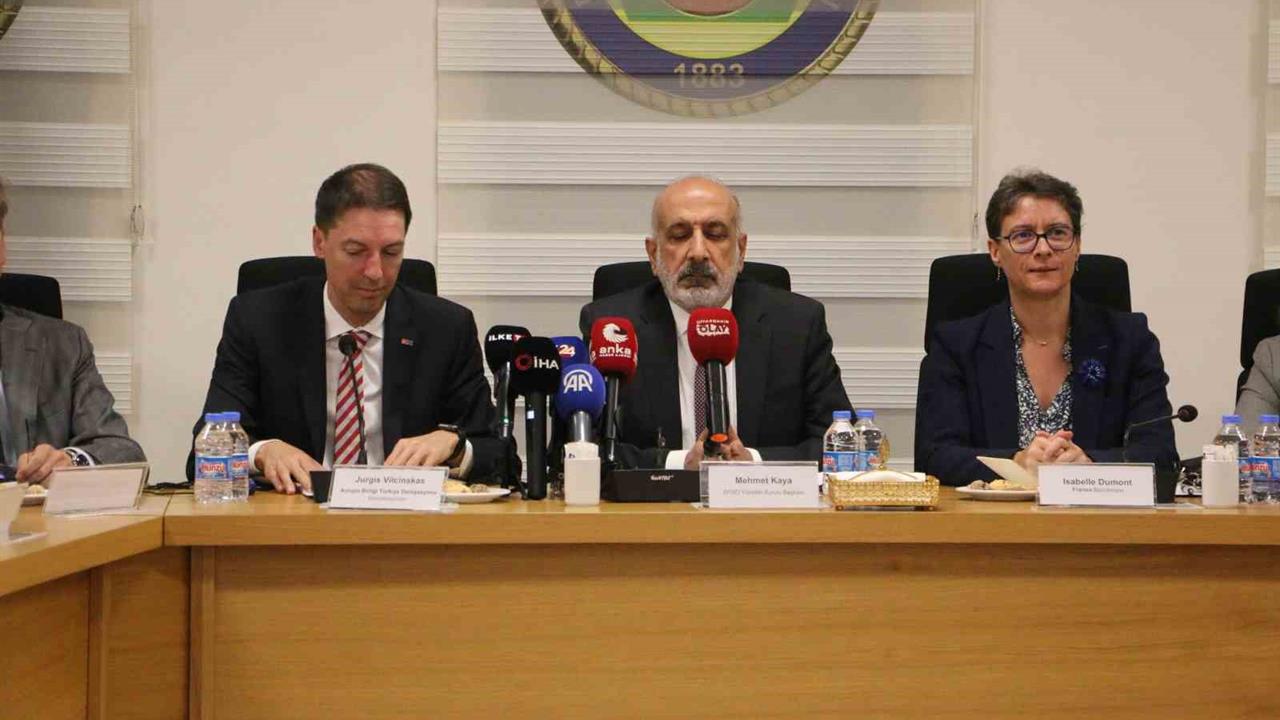 Diyarbakır Ticaret ve Sanayi Odası'nı Ziyaret Eden AB Heyeti, İlerleme Raporu Üzerine Görüşmeler Yaptı