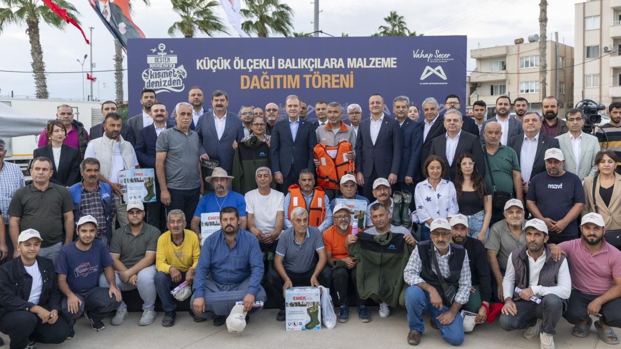 Mersin Büyükşehir’den Küçük Ölçekli Balıkçılara Tam Destek