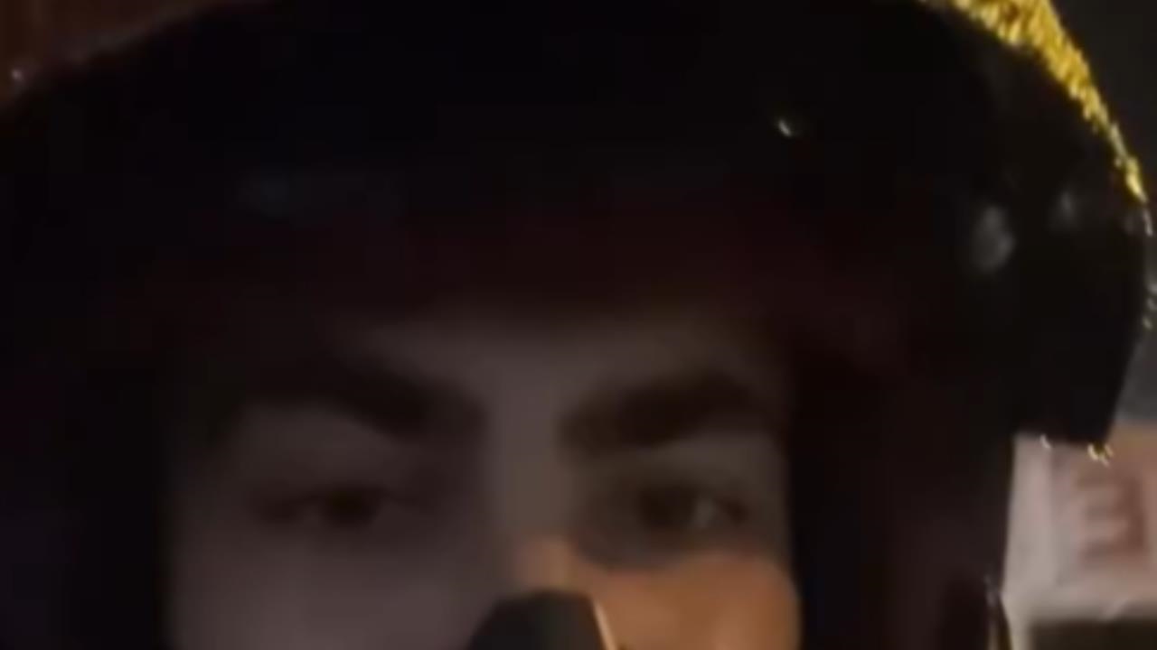 Mersin'de Şiddetli Yağmurda Paket Servis Kuryesinden Sipariş Vermeyin Uyarısı