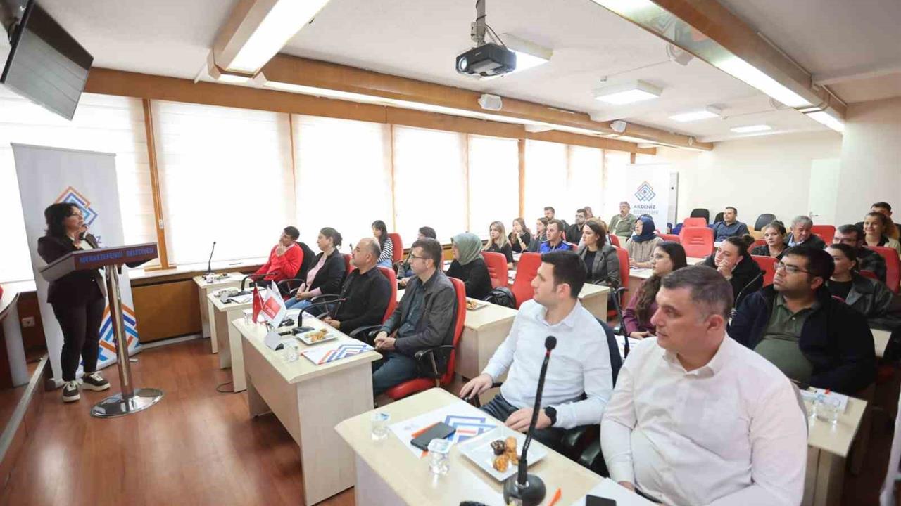 Denizli Merkezefendi'de Akdeniz Belediyeler Birliği Tarafından Eğitim Düzenlendi