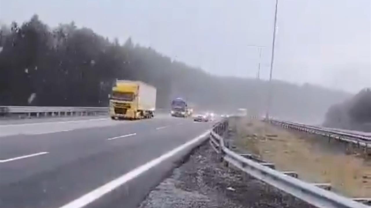 Bolu Gerede'de TEM Otoyolu'nda Sabah Saatlerinde Kar Yağışı Etkili Oldu