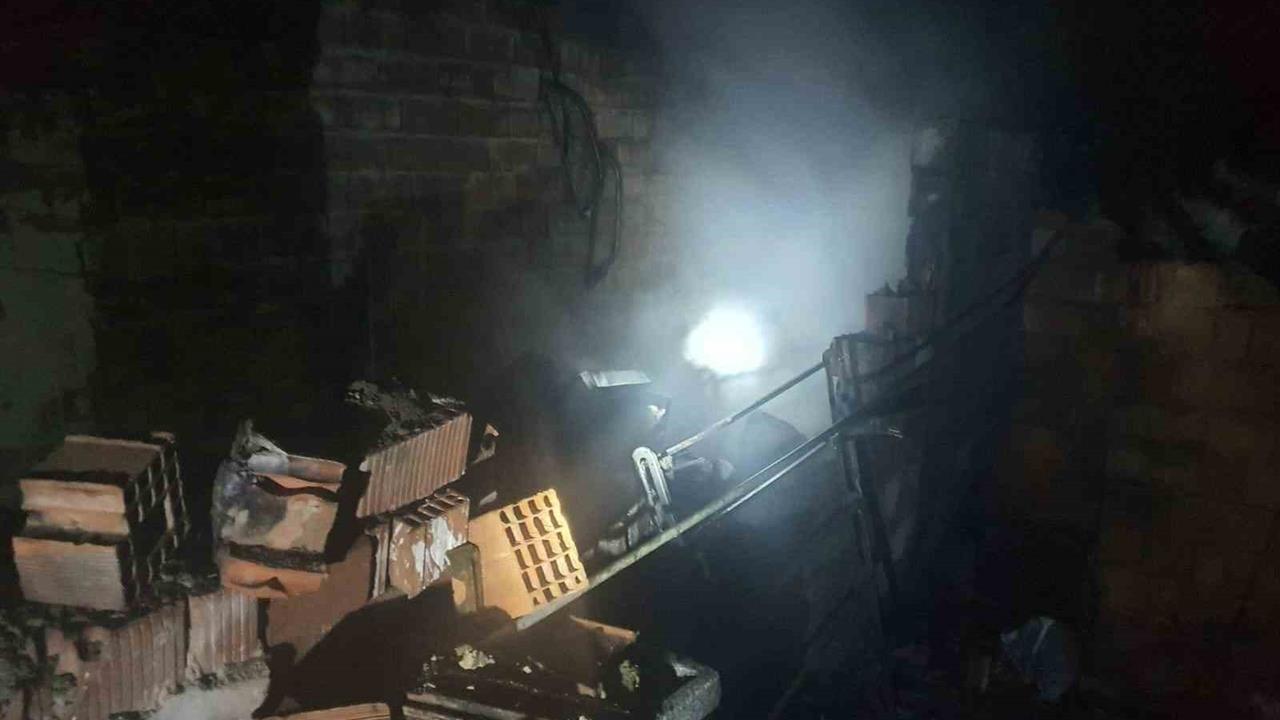 Bilecik Söğüt'te Elektrik Arızası Nedeniyle Evde Yangın Çıktı