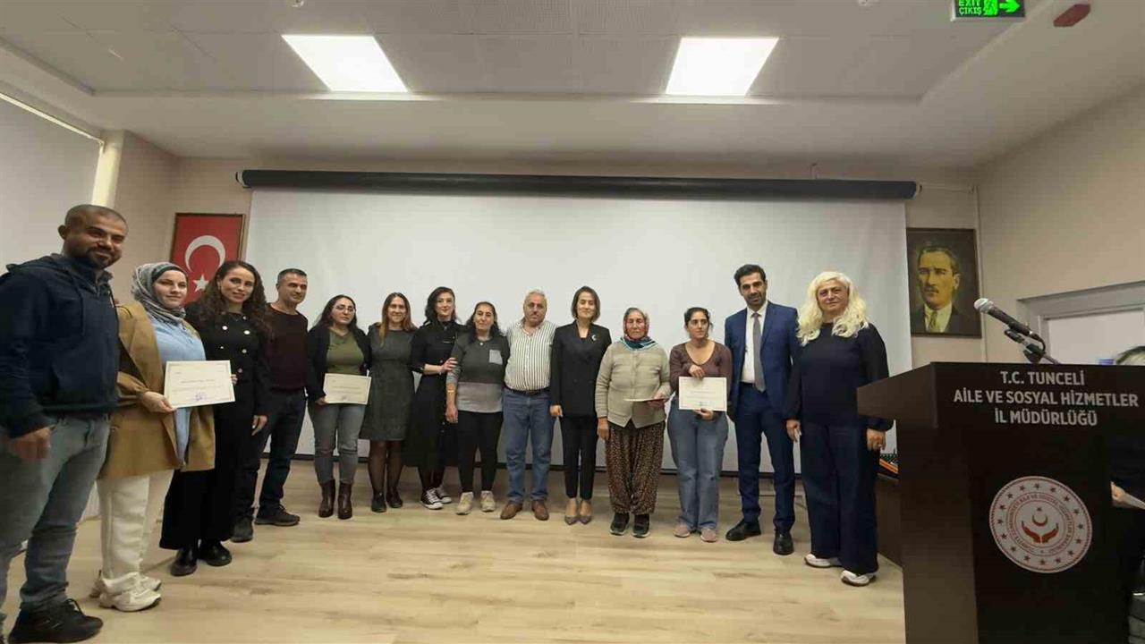Tunceli'de Koruyucu Aile Farkındalık Etkinlikleri Düzenlendi