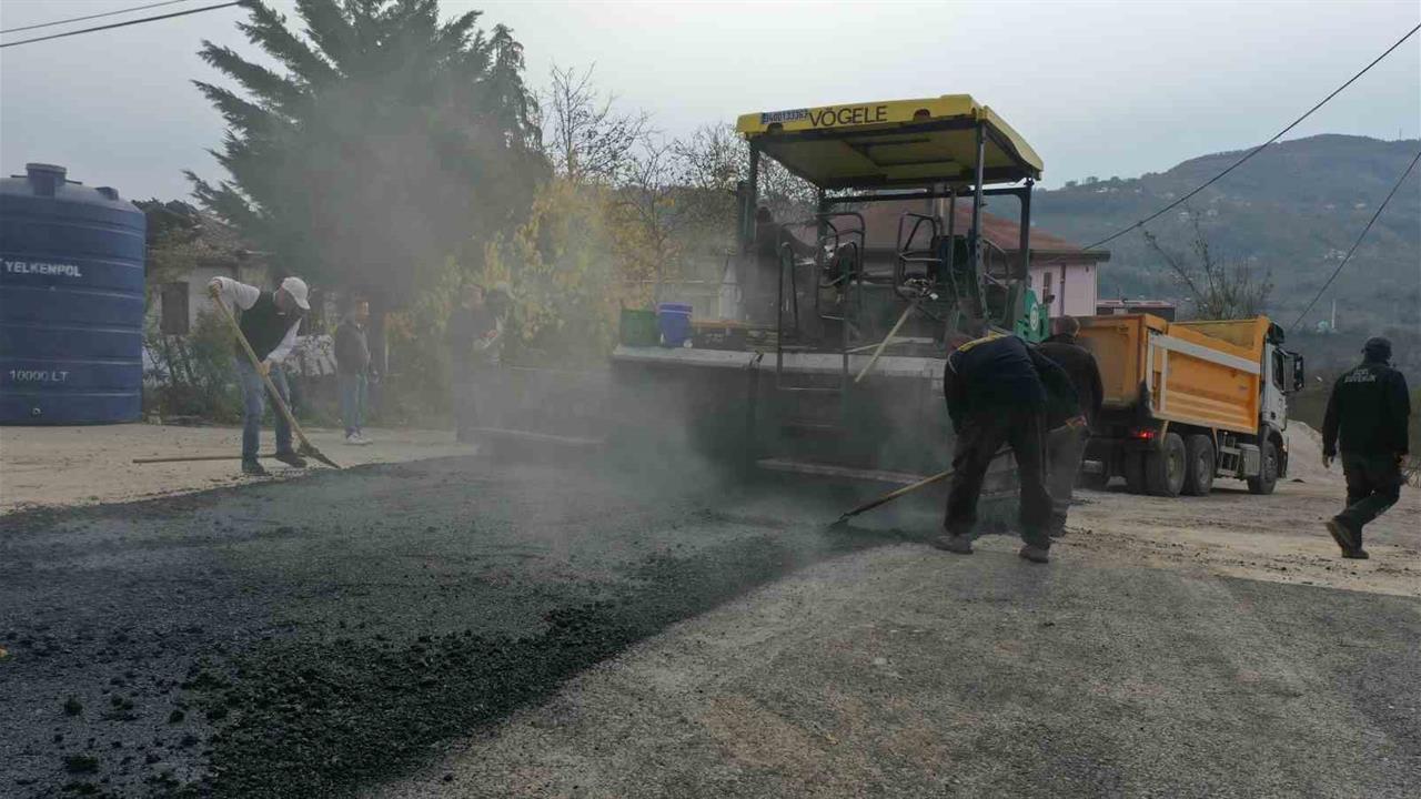 Ordu Korgan'da Sıcak Asfalt Çalışmalarıyla Ulaşım Kolaylaşıyor