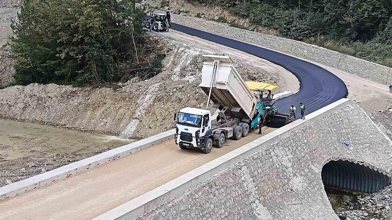 Sinop Kırsalında 387 Kilometre Asfalt Çalışması Gerçekleştirildi