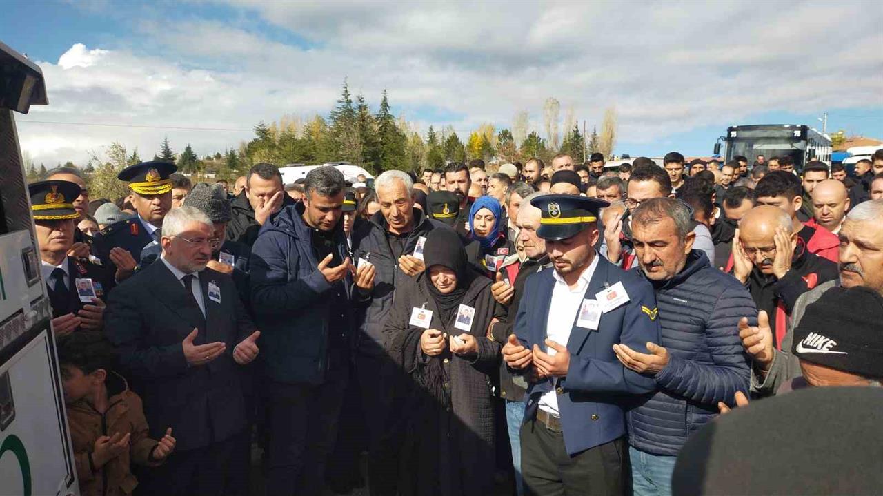 Çorum'da Şehit Astsubay Burak İbbiği İçin Baba Ocağında Helallik Töreni Yapıldı