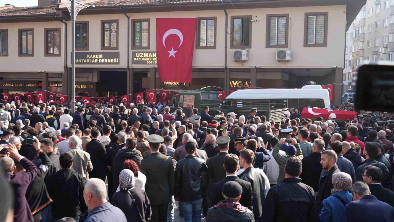 Balıkesir'de Şehit Emre Sayın İçin Cenaze Töreni Düzenlendi