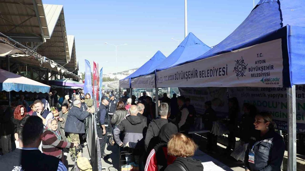 Kuşadası'nda Aydın Büyükşehir Belediyesi Tarafından Kışlık Fideler Ücretsiz Olarak Dağıtıldı