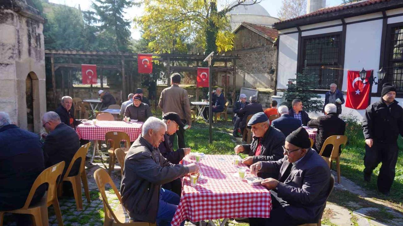 Edirne'de Şehitler İçin Mevlid-i Şerif Okundu, Pilav ve Ayran İkramı Yapıldı