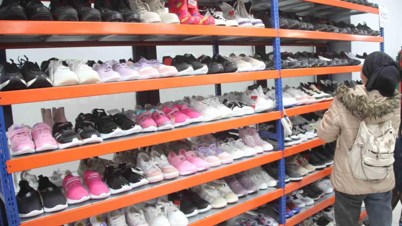 Ordu Altınordu'da İhtiyaç Sahipleri İçin Geçici Giyim Mağazası Hizmete Girdi