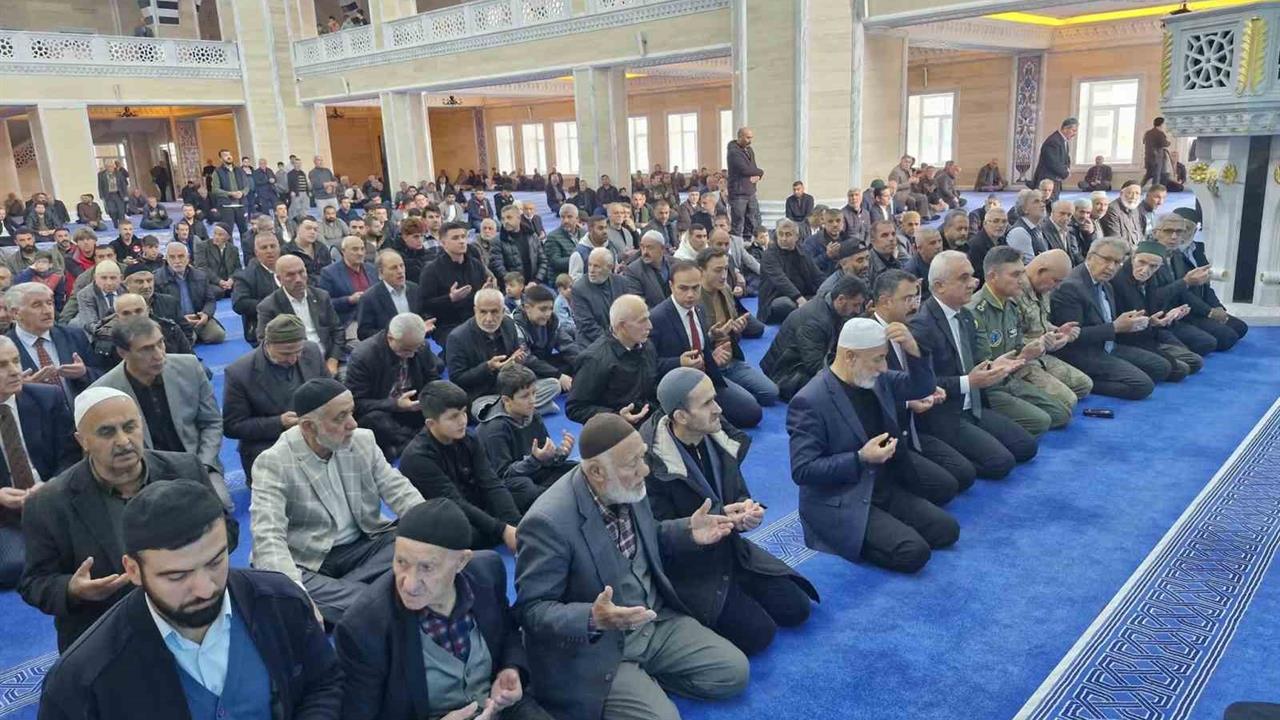 Muş Merkez'de Şehitler İçin Mevlit Programı Düzenlendi